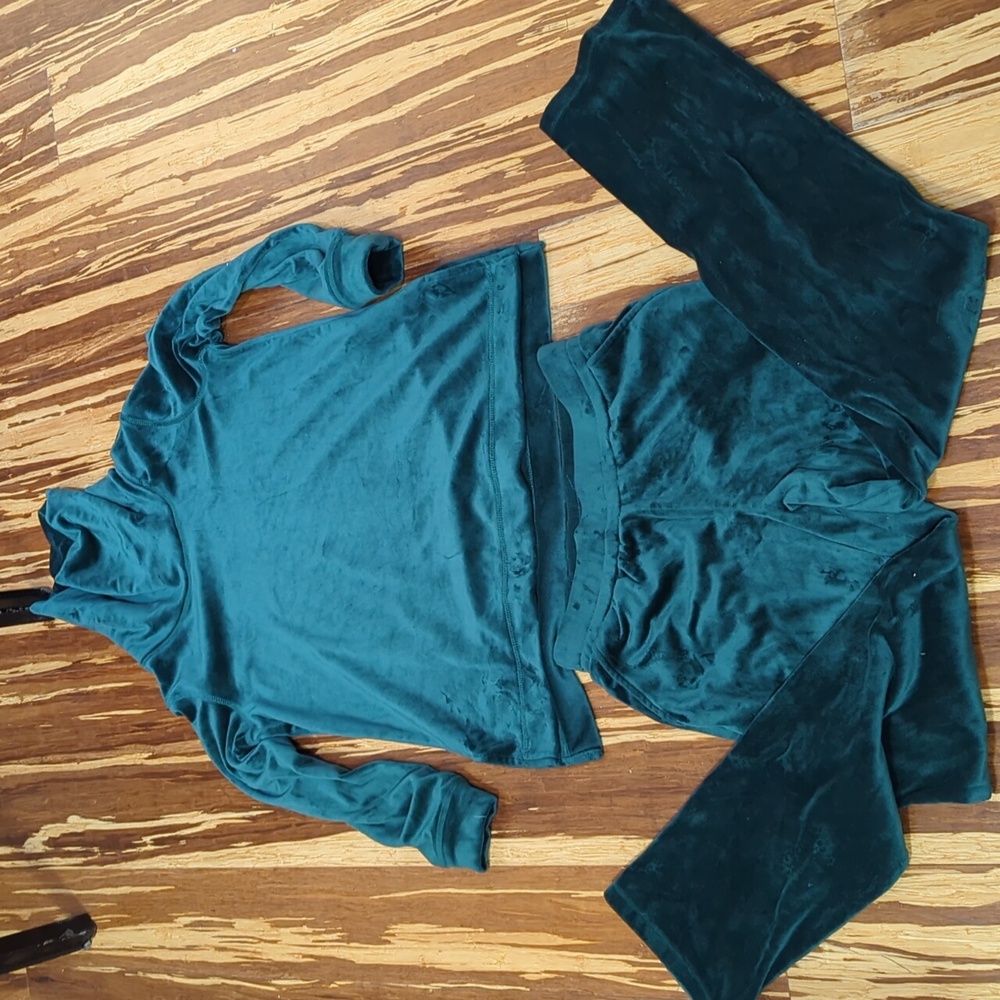 Magaschoni emerald green velour leisure set